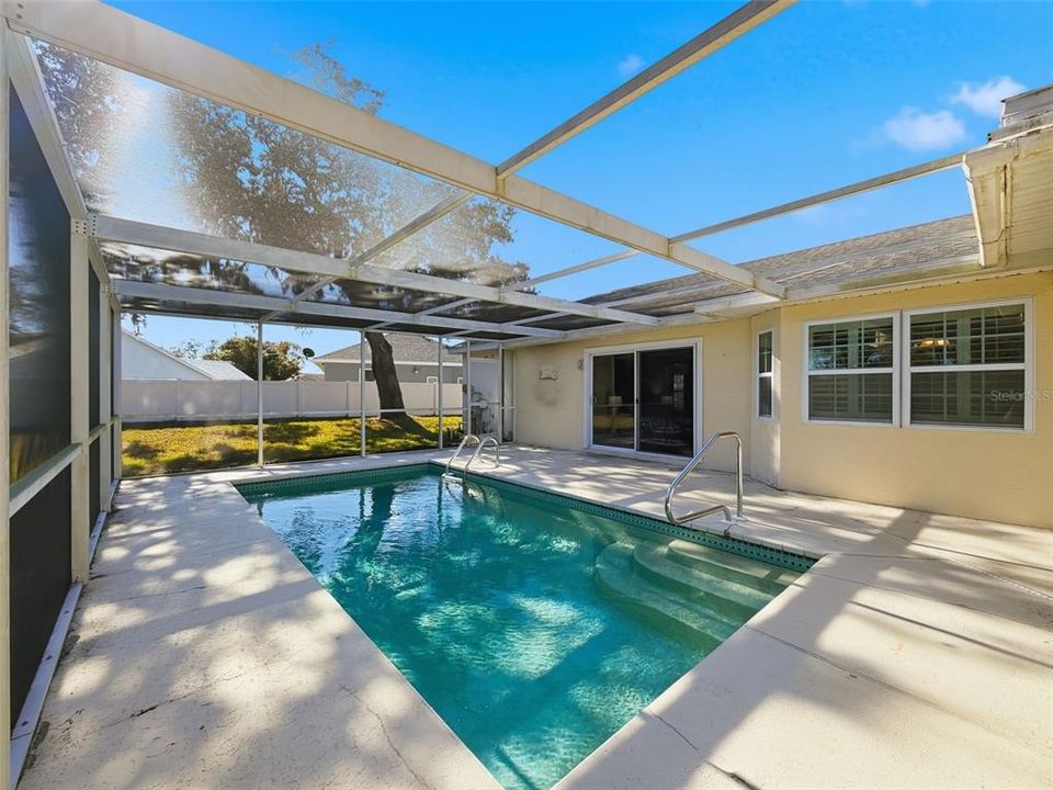 For Sale: $349,000 (3 beds, 2 baths, 1559 Square Feet)