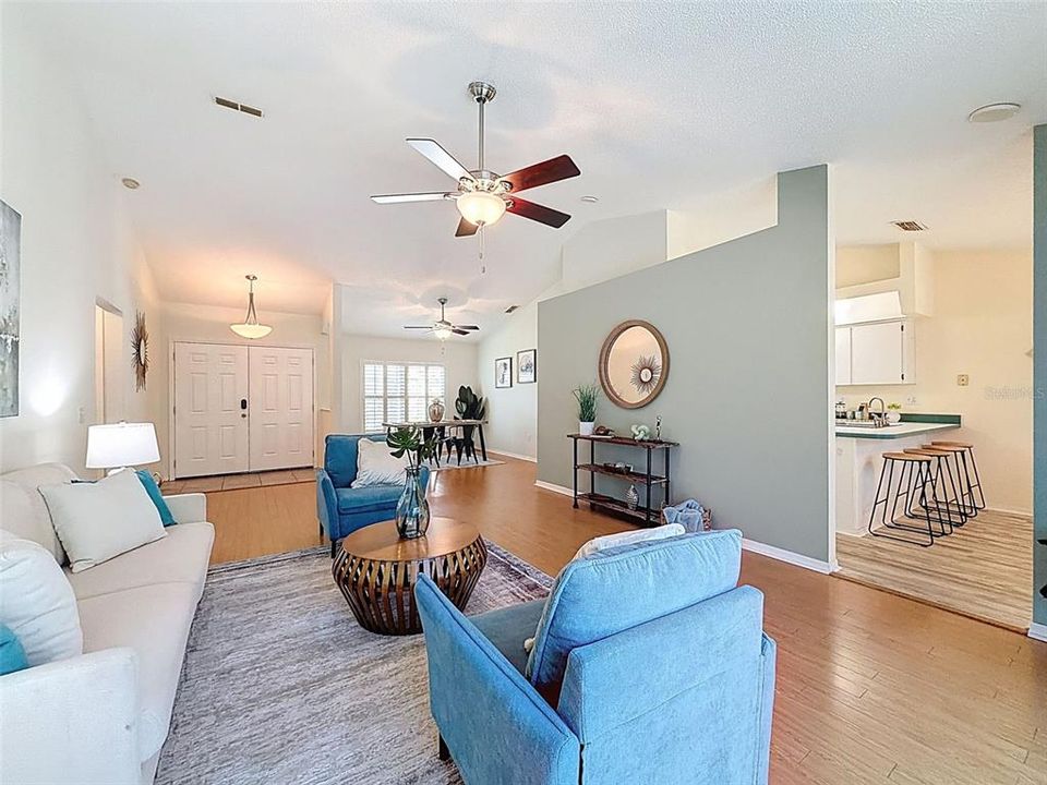 For Sale: $349,000 (3 beds, 2 baths, 1559 Square Feet)