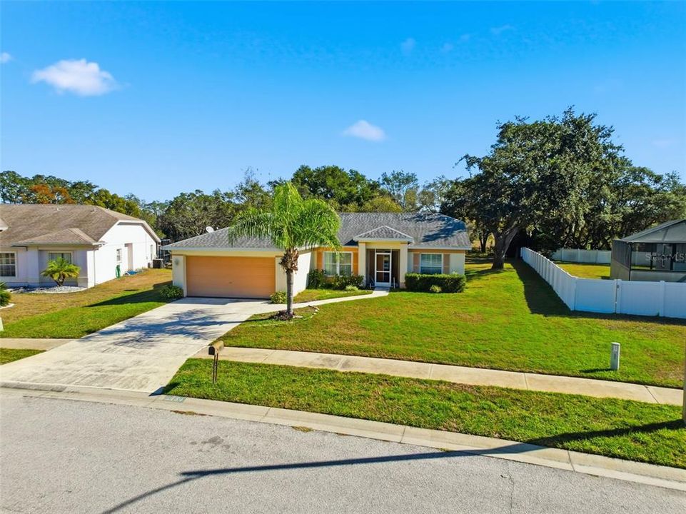 For Sale: $349,000 (3 beds, 2 baths, 1559 Square Feet)