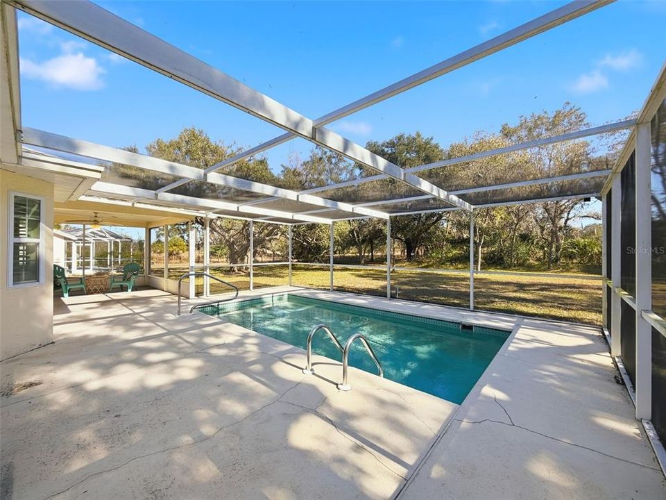 For Sale: $349,000 (3 beds, 2 baths, 1559 Square Feet)