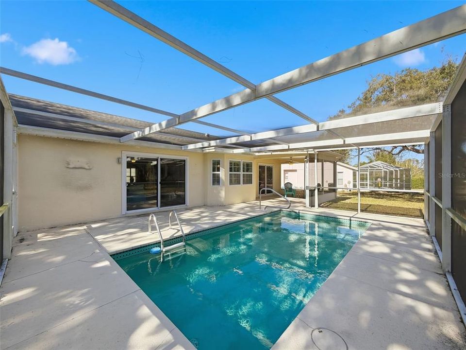 For Sale: $349,000 (3 beds, 2 baths, 1559 Square Feet)