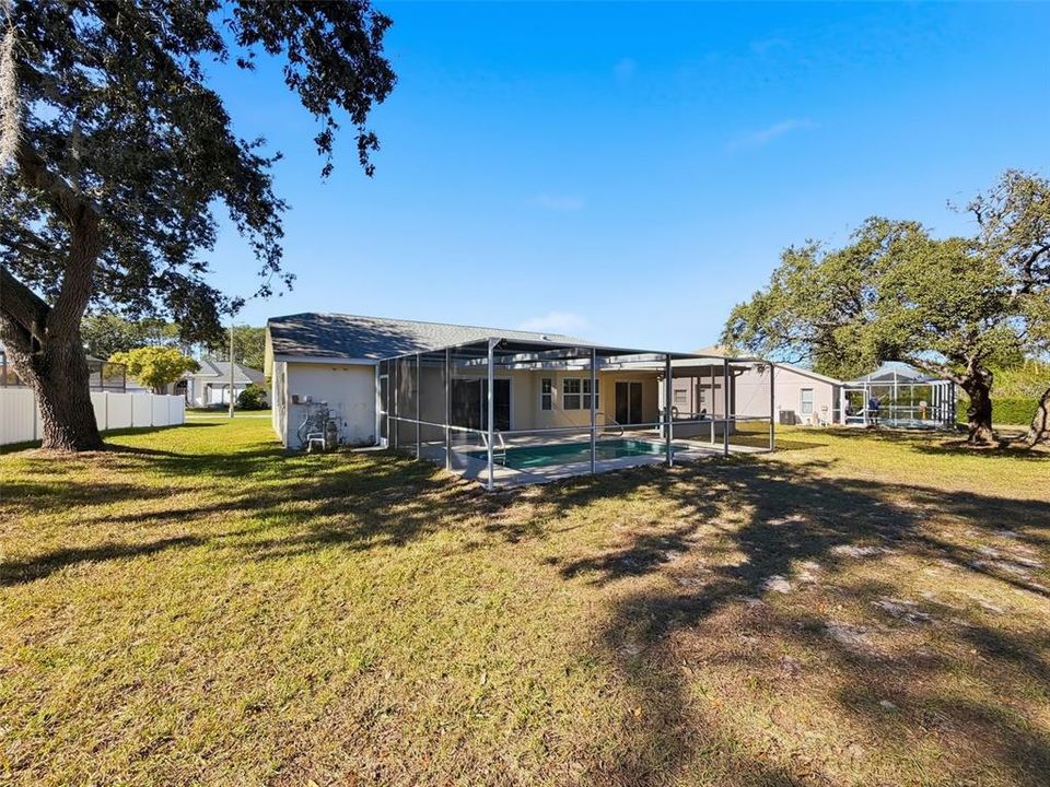 For Sale: $349,000 (3 beds, 2 baths, 1559 Square Feet)