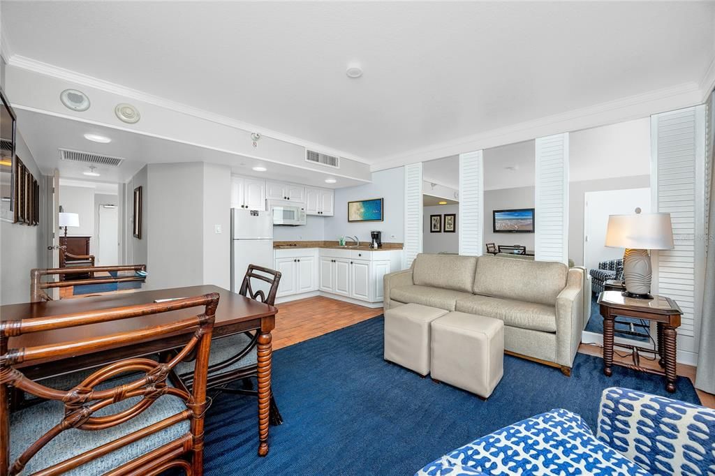 待售: $537,500 (2 贝兹, 2 浴室, 835 平方英尺)