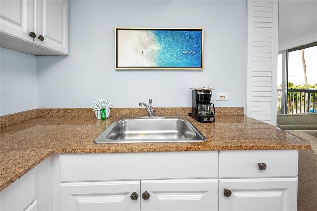 待售: $537,500 (2 贝兹, 2 浴室, 835 平方英尺)