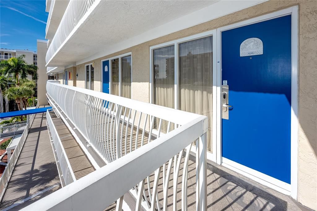 待售: $537,500 (2 贝兹, 2 浴室, 835 平方英尺)