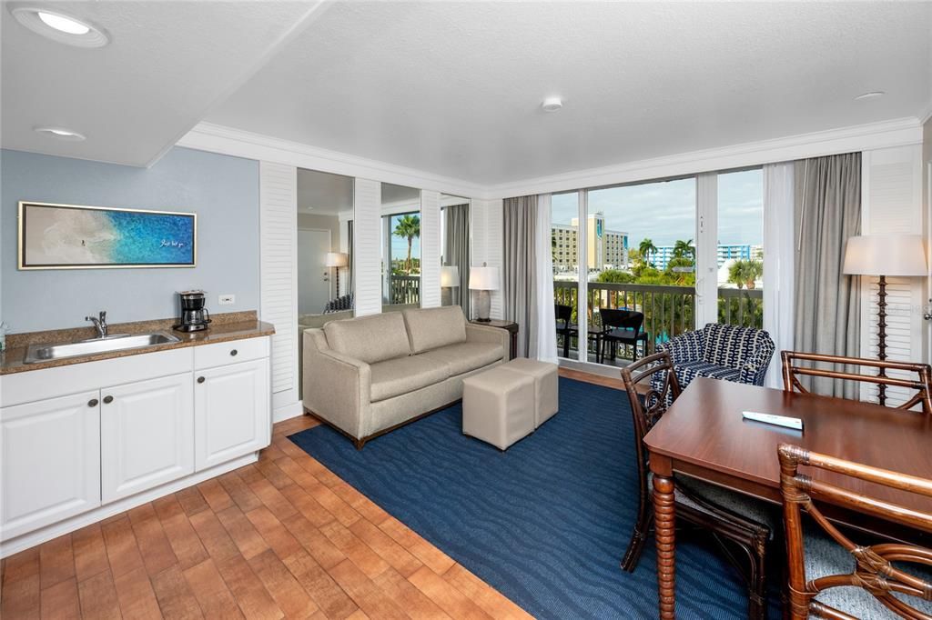 待售: $537,500 (2 贝兹, 2 浴室, 835 平方英尺)