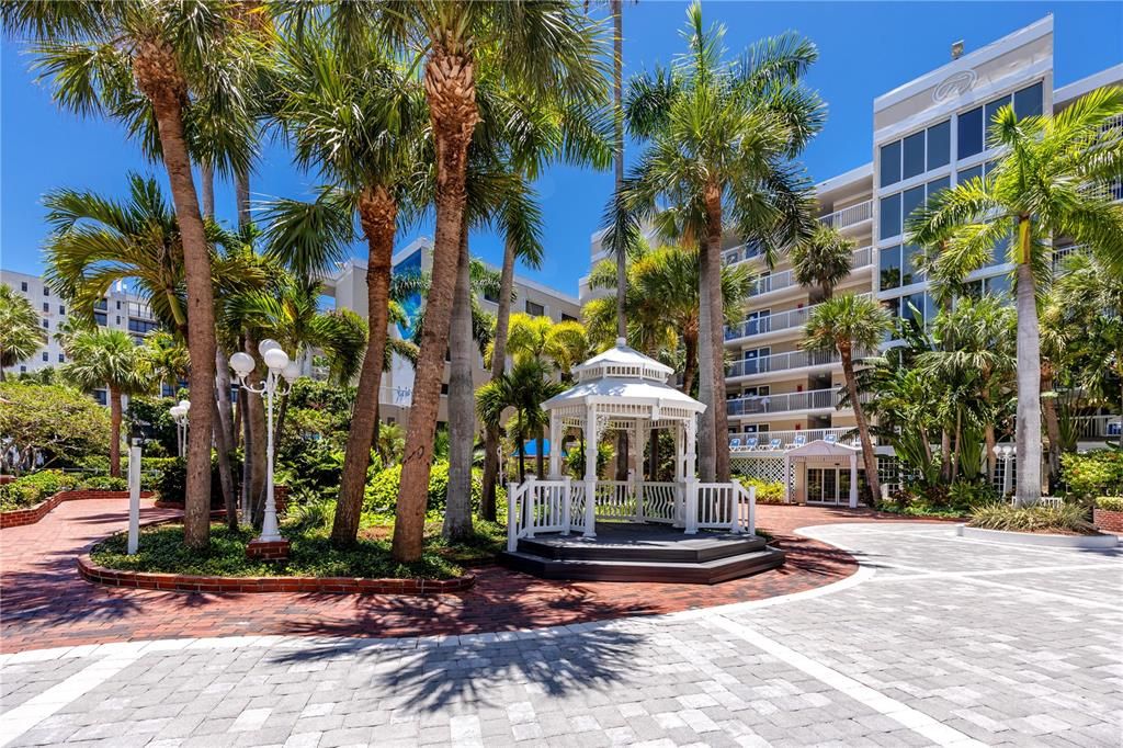 待售: $537,500 (2 贝兹, 2 浴室, 835 平方英尺)