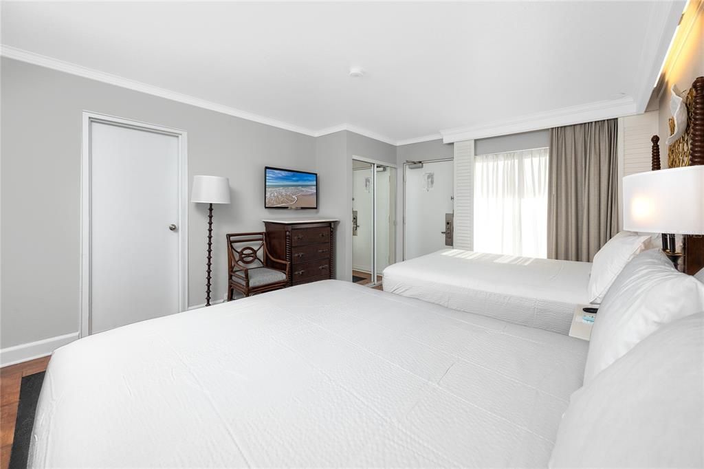 待售: $537,500 (2 贝兹, 2 浴室, 835 平方英尺)