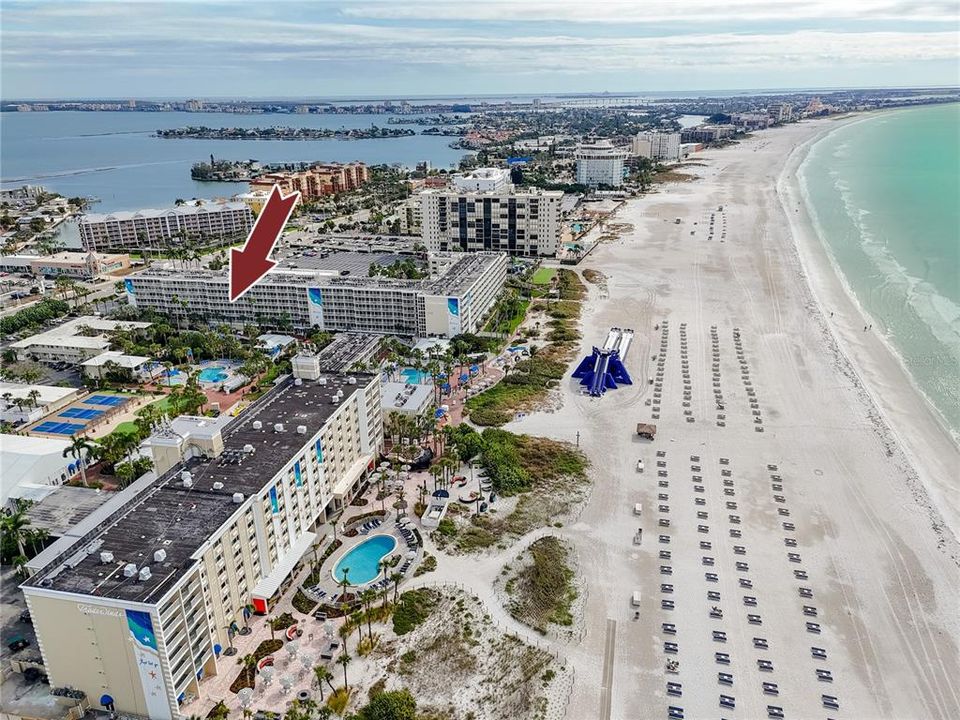 待售: $537,500 (2 贝兹, 2 浴室, 835 平方英尺)