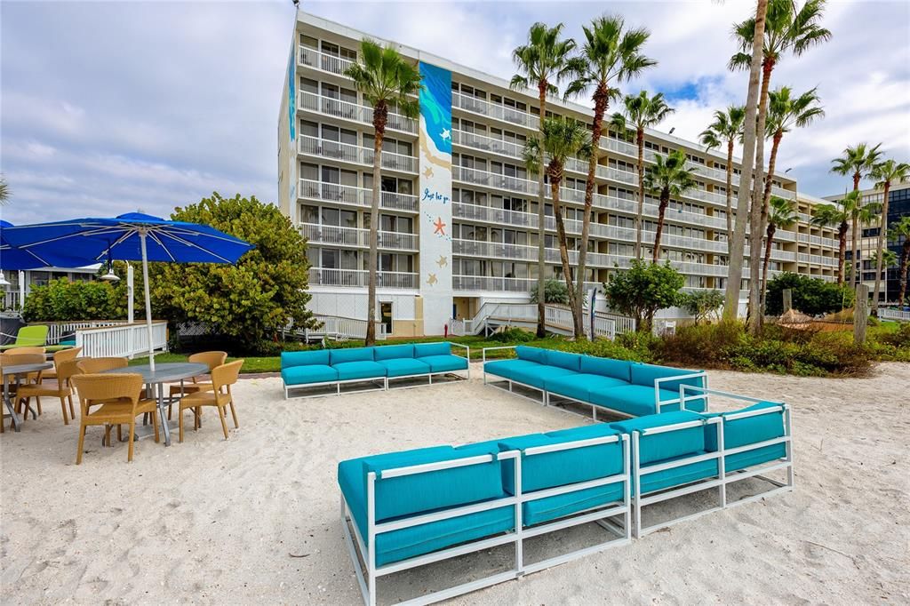 待售: $537,500 (2 贝兹, 2 浴室, 835 平方英尺)