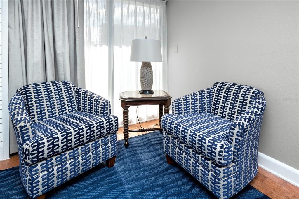 待售: $537,500 (2 贝兹, 2 浴室, 835 平方英尺)