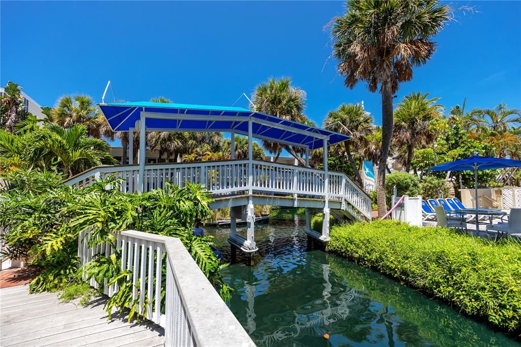 待售: $537,500 (2 贝兹, 2 浴室, 835 平方英尺)