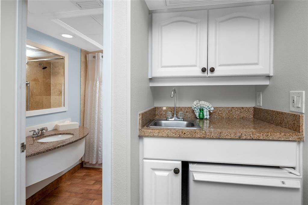 待售: $537,500 (2 贝兹, 2 浴室, 835 平方英尺)