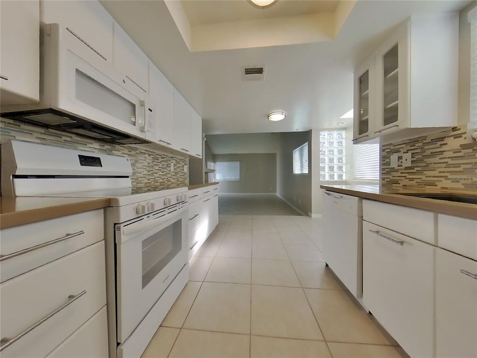 В аренду: $2,159 (3 спален, 2 ванн, 1873 Квадратных фут)