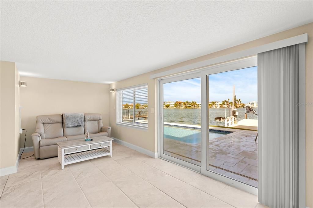 На продажу: $999,900 (3 спален, 2 ванн, 1433 Квадратных фут)