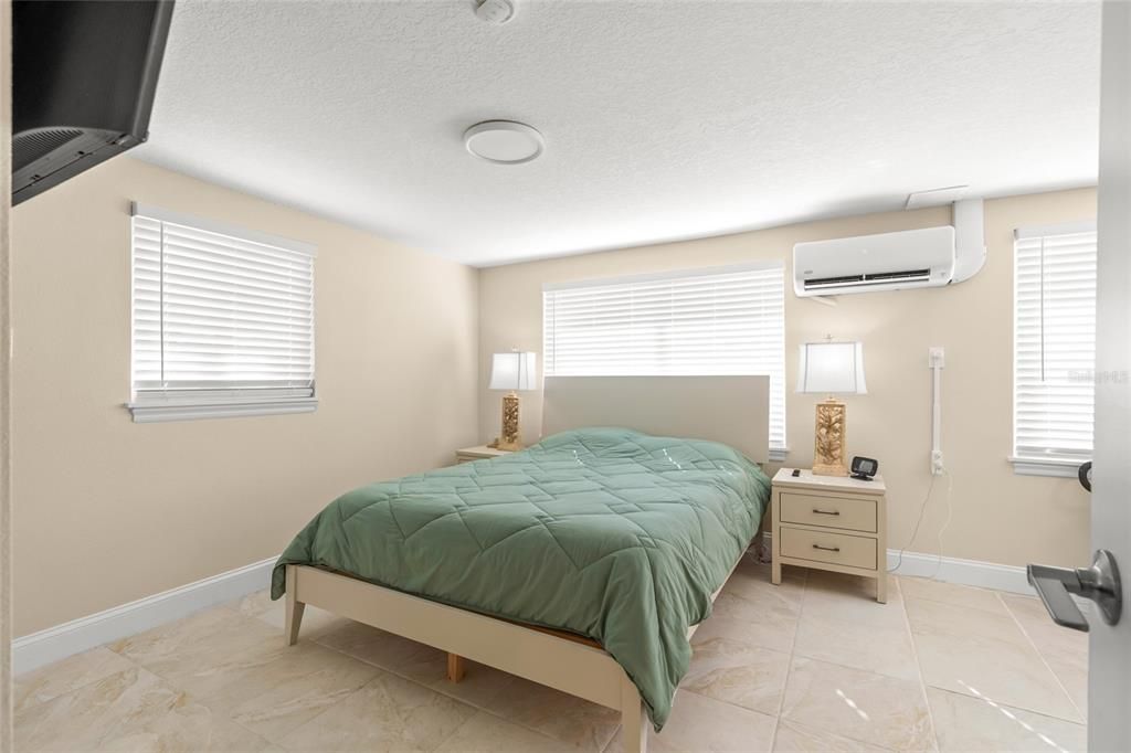 На продажу: $999,900 (3 спален, 2 ванн, 1433 Квадратных фут)