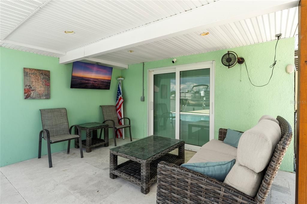 На продажу: $999,900 (3 спален, 2 ванн, 1433 Квадратных фут)