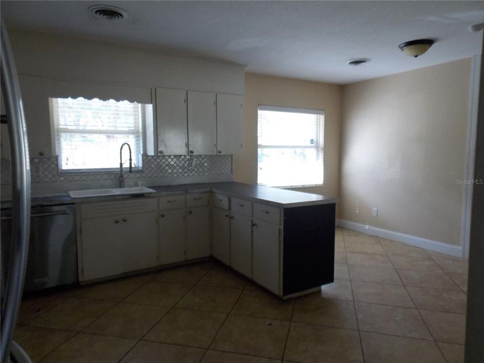 En Venta: $300,000 (3 camas, 2 baños, 1592 Pies cuadrados)