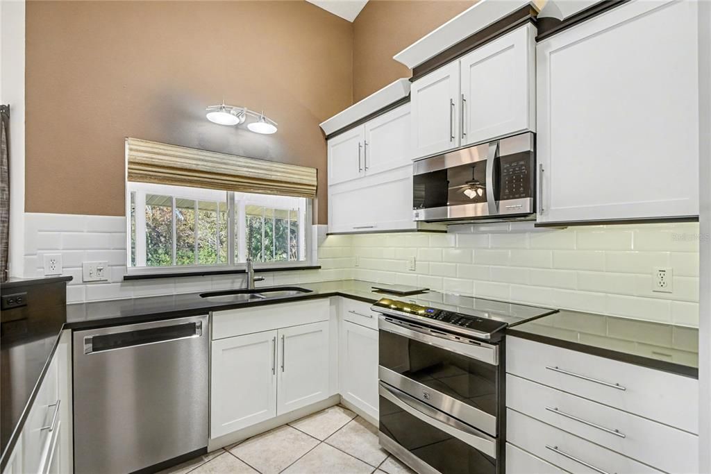 For Sale: $499,900 (3 beds, 2 baths, 2224 Square Feet)