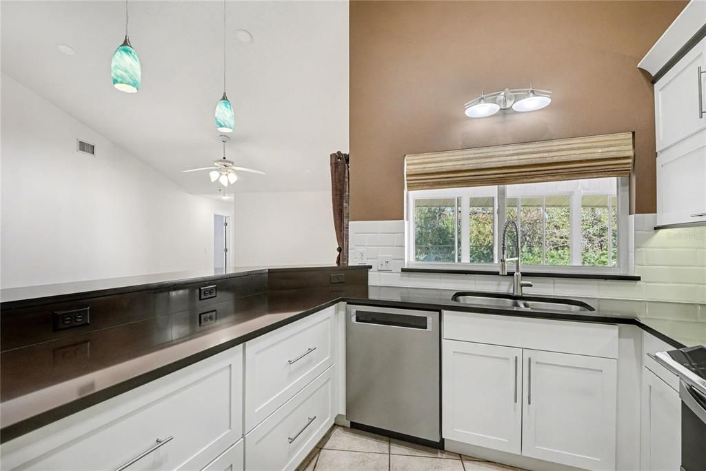 For Sale: $499,900 (3 beds, 2 baths, 2224 Square Feet)
