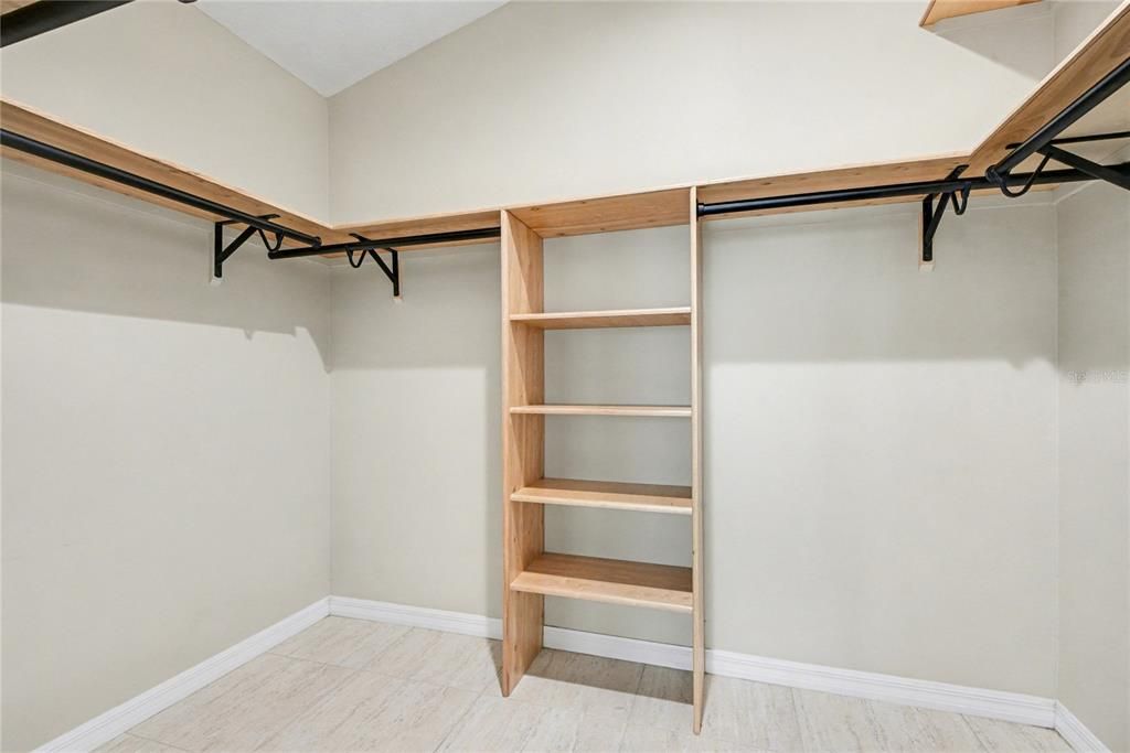 For Sale: $499,900 (3 beds, 2 baths, 2224 Square Feet)