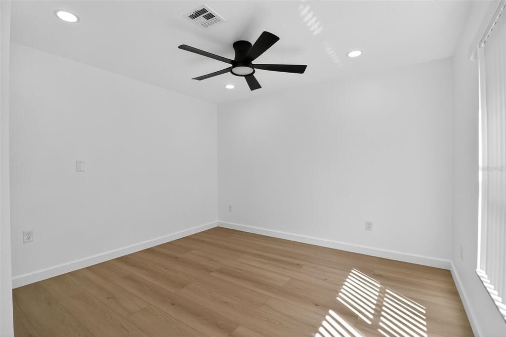 出租: $3,500 (3 贝兹, 3 浴室, 1798 平方英尺)