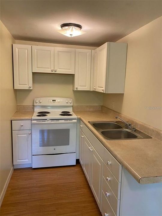 For Rent: $1,400 (1 beds, 1 baths, 516 Square Feet)