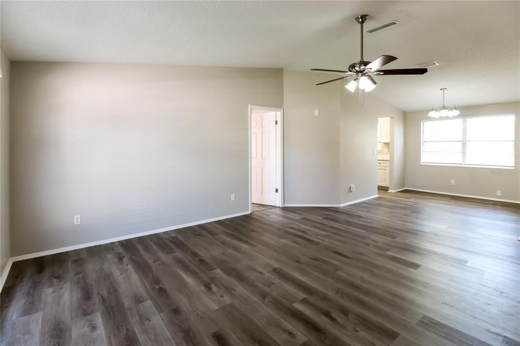 For Rent: $1,945 (2 beds, 2 baths, 1289 Square Feet)