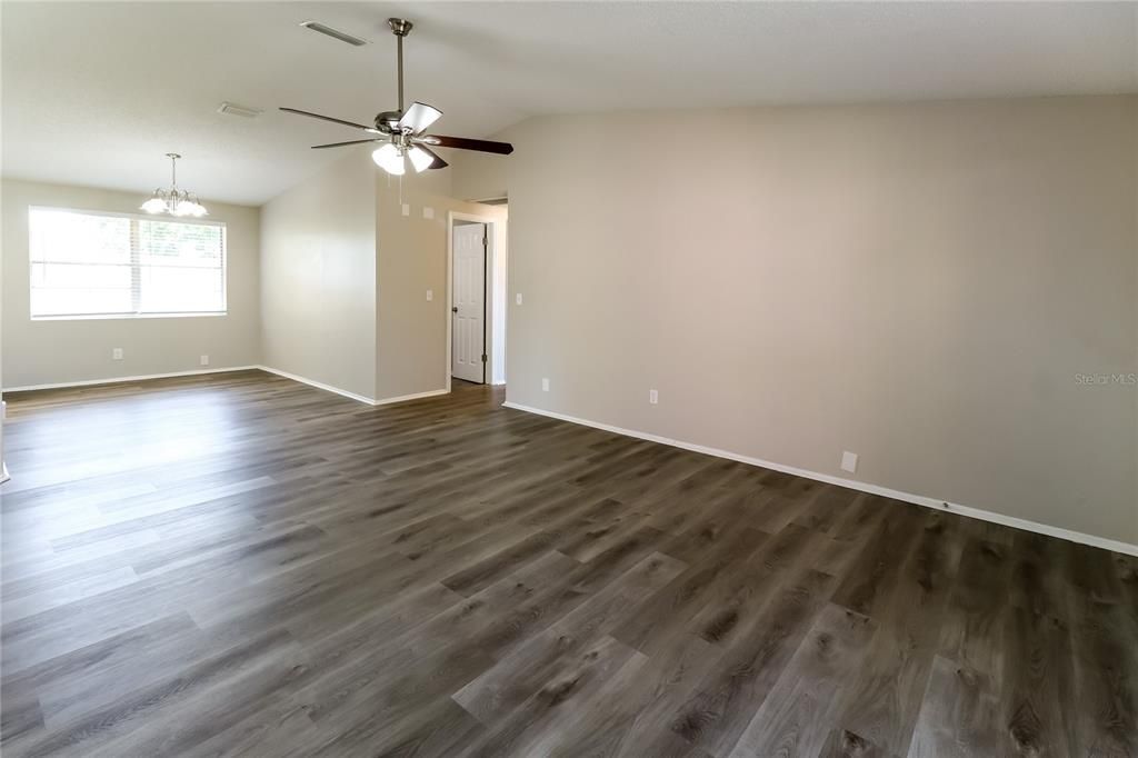 For Rent: $1,945 (2 beds, 2 baths, 1289 Square Feet)