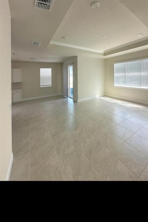 For Rent: $2,300 (4 beds, 2 baths, 1839 Square Feet)