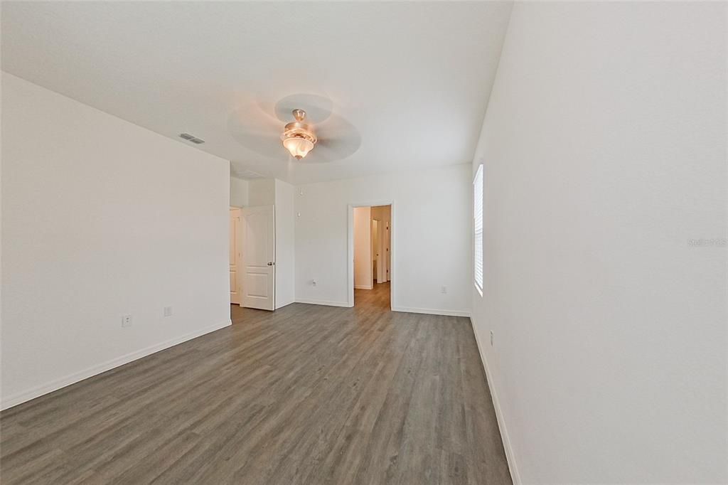 出租: $2,045 (4 贝兹, 2 浴室, 2007 平方英尺)