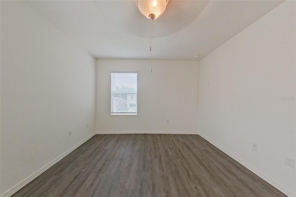 出租: $2,045 (4 贝兹, 2 浴室, 2007 平方英尺)