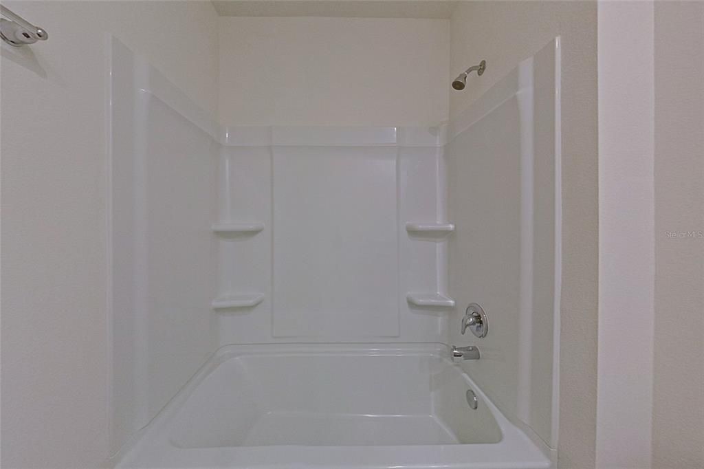 出租: $2,045 (4 贝兹, 2 浴室, 2007 平方英尺)