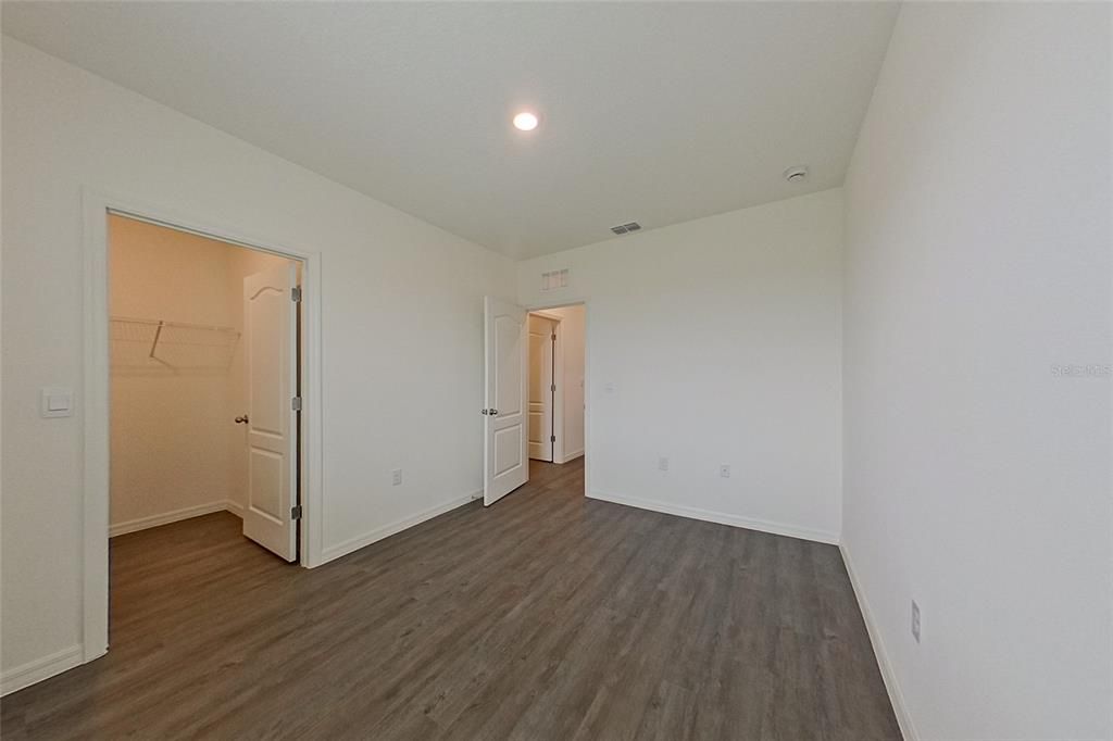 出租: $2,045 (4 贝兹, 2 浴室, 2007 平方英尺)