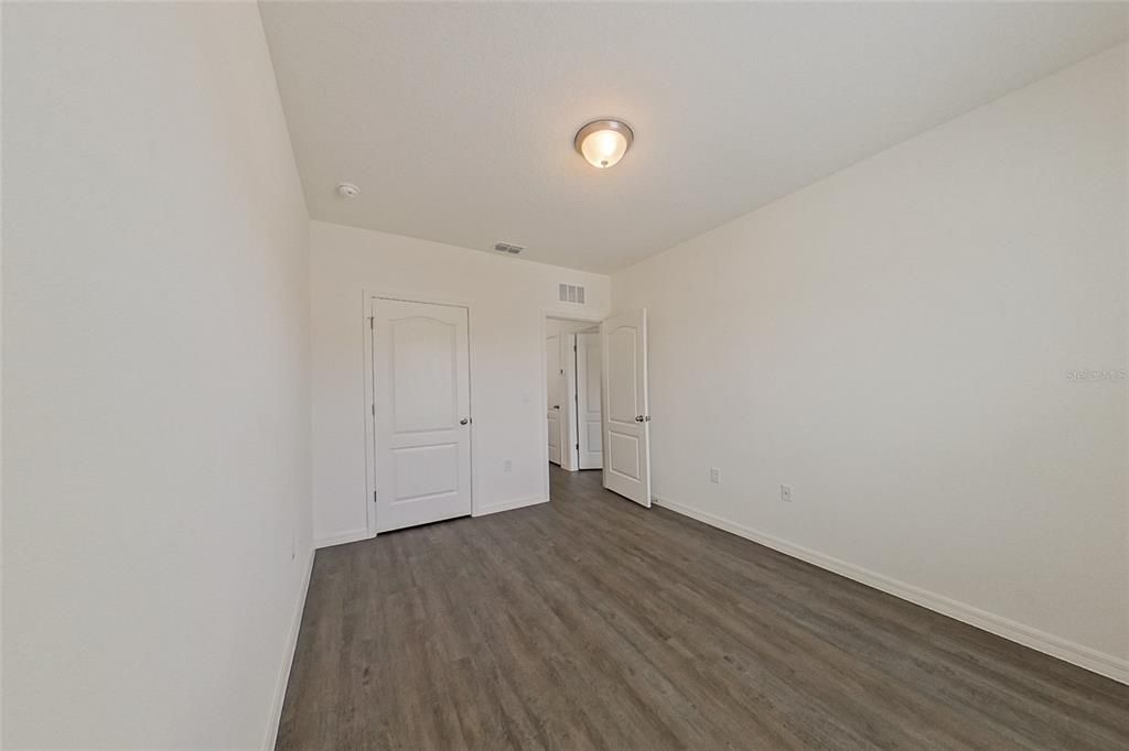 出租: $2,045 (4 贝兹, 2 浴室, 2007 平方英尺)