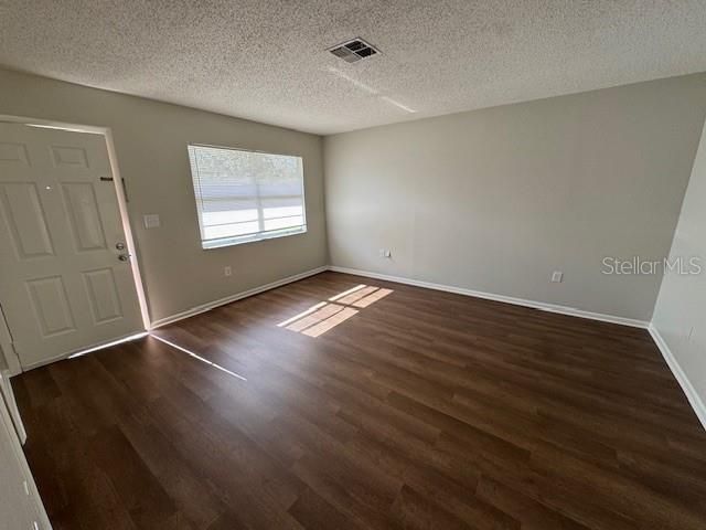 For Rent: $1,150 (2 beds, 1 baths, 750 Square Feet)