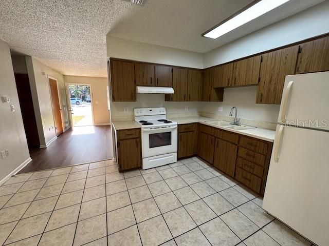 For Rent: $1,150 (2 beds, 1 baths, 750 Square Feet)