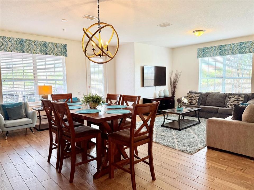 En Venta: $654,900 (3 camas, 2 baños, 2097 Pies cuadrados)