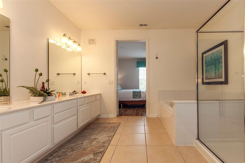 En Venta: $654,900 (3 camas, 2 baños, 2097 Pies cuadrados)