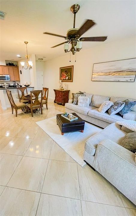 En Renta: $1,999 (3 camas, 2 baños, 1420 Pies cuadrados)