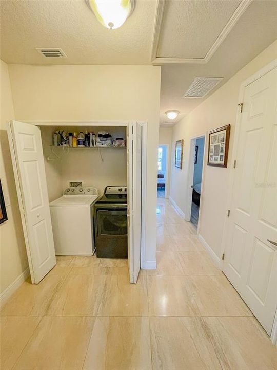 En Renta: $1,999 (3 camas, 2 baños, 1420 Pies cuadrados)