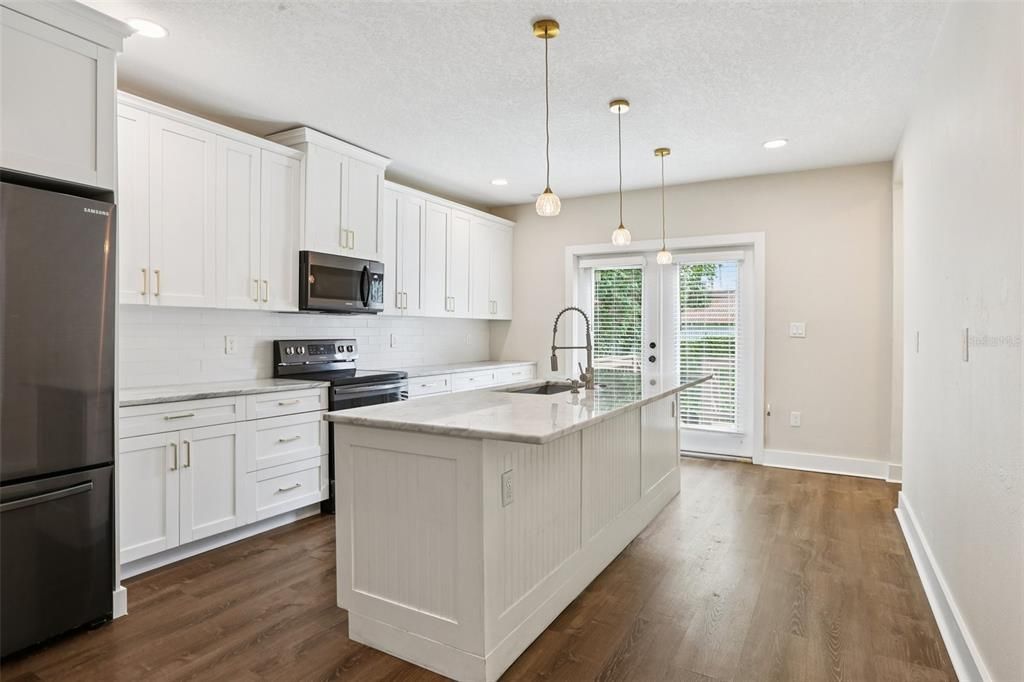 For Rent: $2,600 (3 beds, 2 baths, 1568 Square Feet)