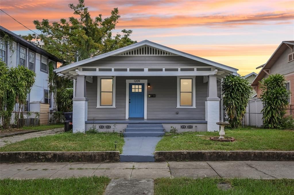 For Rent: $2,600 (3 beds, 2 baths, 1568 Square Feet)