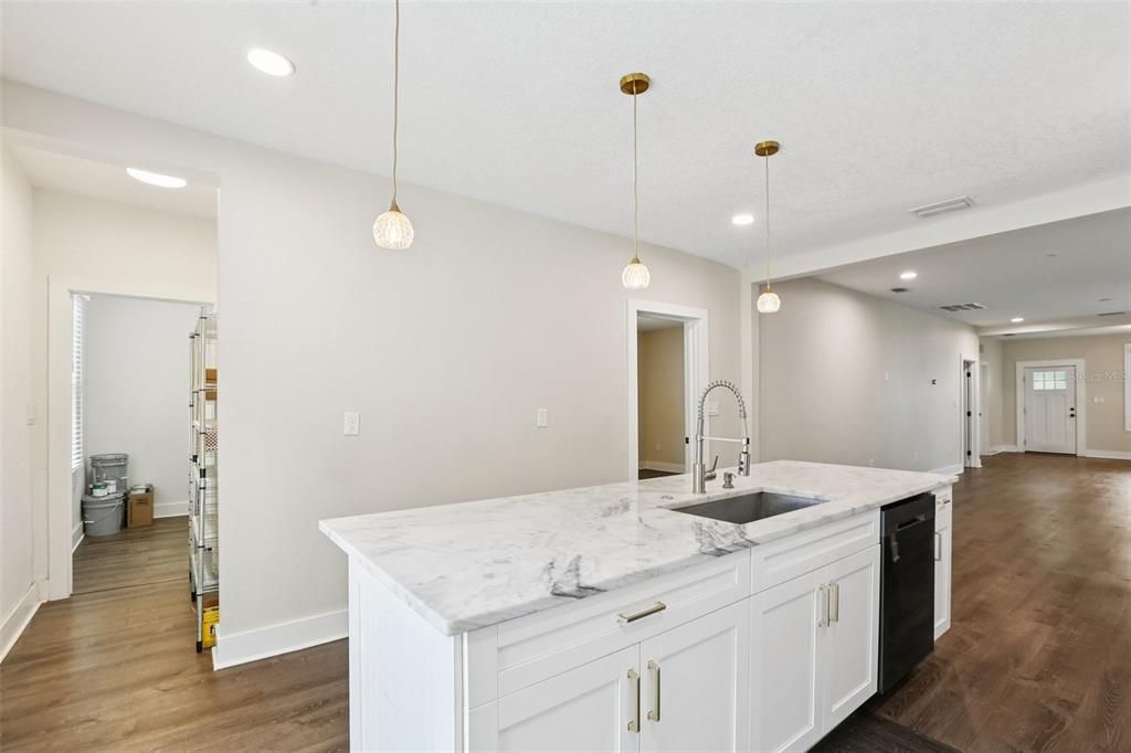 For Rent: $2,600 (3 beds, 2 baths, 1568 Square Feet)