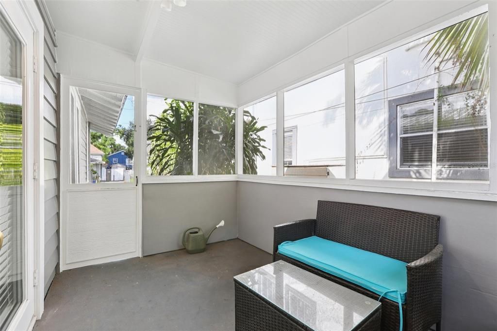 For Rent: $2,600 (3 beds, 2 baths, 1568 Square Feet)