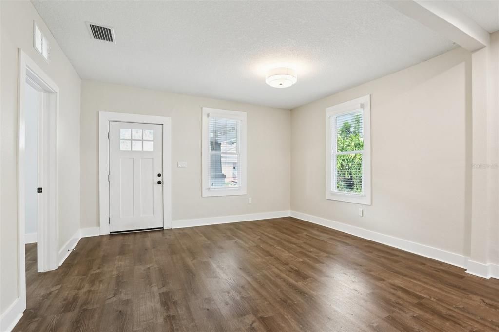 For Rent: $2,600 (3 beds, 2 baths, 1568 Square Feet)