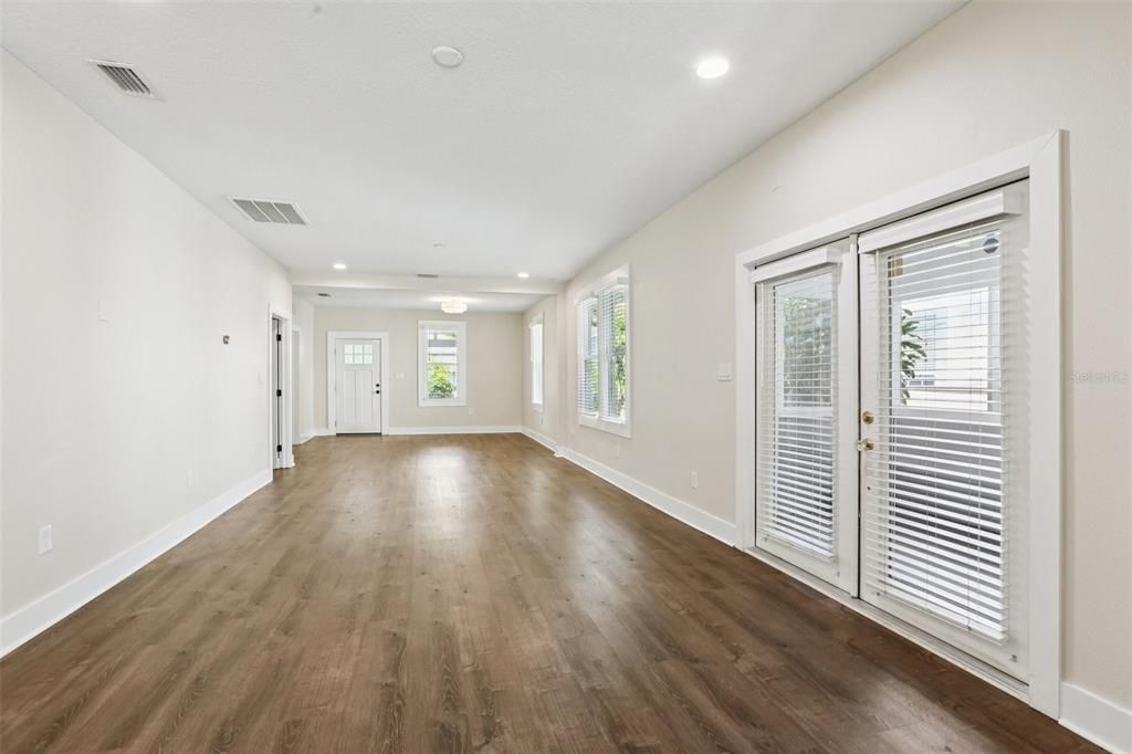 For Rent: $2,600 (3 beds, 2 baths, 1568 Square Feet)