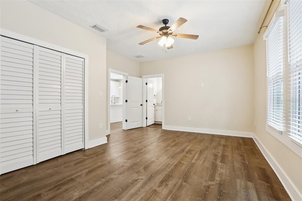 For Rent: $2,600 (3 beds, 2 baths, 1568 Square Feet)