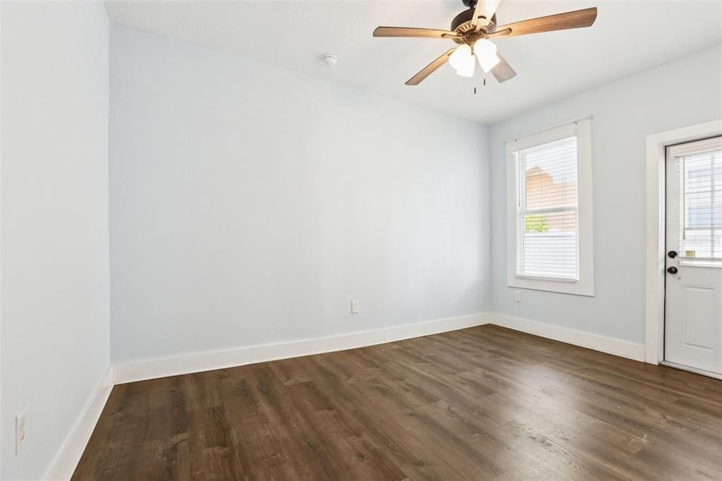 For Rent: $2,600 (3 beds, 2 baths, 1568 Square Feet)