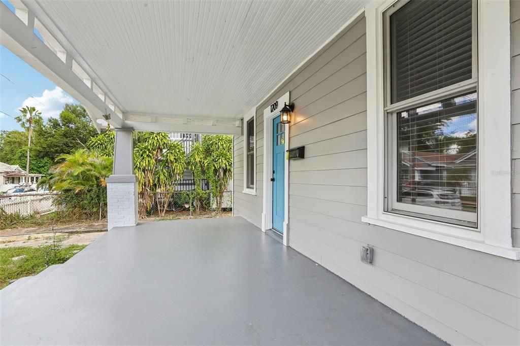 For Rent: $2,600 (3 beds, 2 baths, 1568 Square Feet)